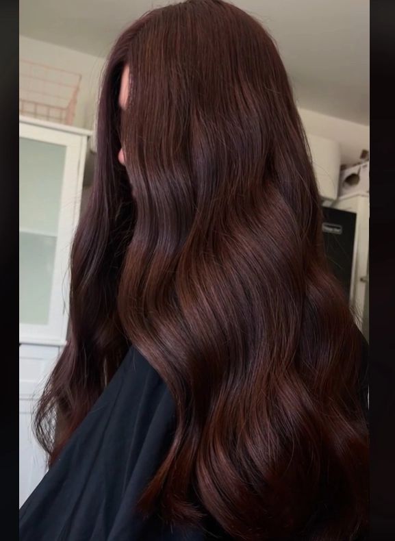 Culoarea de păr cu care vei da lovitura vara asta! Este de așteptată să fie mai populară decât balayage-ul: care e "secretul"