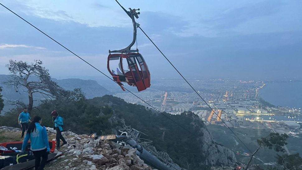 Accident devastator la o telecabină: o persoană a murit și alte 10 au fost grav rănite