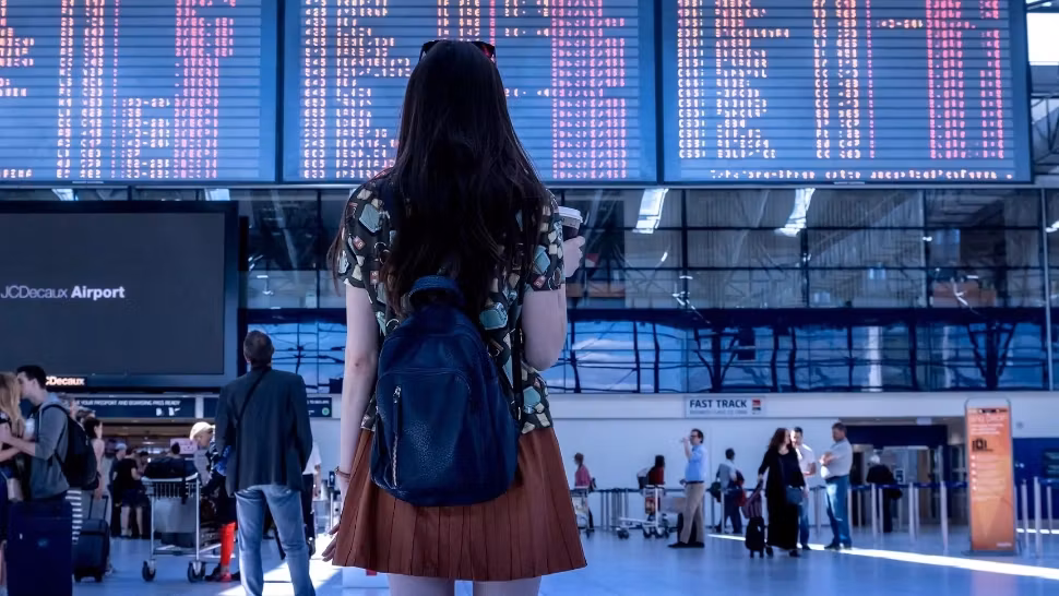 Haos la aeroportul Otopeni: Zeci de pasageri așteaptă de mai bine de 7 ore decolarea