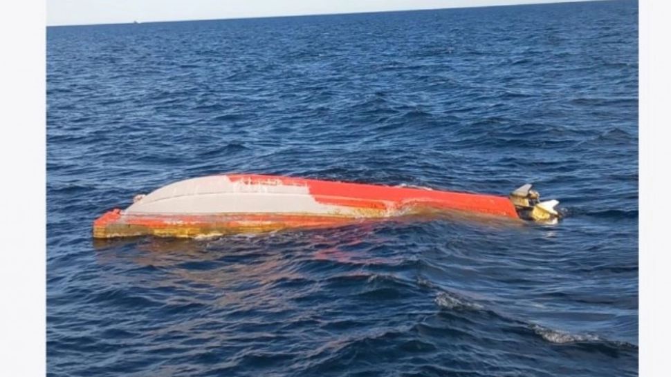 Alertă la Marea Neagră. Mobilizare de amploare după descoperirea unei ambarcațiuni suspecte, în derivă - FOTO