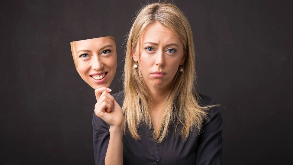 Depresia mascată, care se poate ascunde în spatele unei fețe zâmbitoare: 7 simptome puțin cunoscute, potrivit unui psiholog