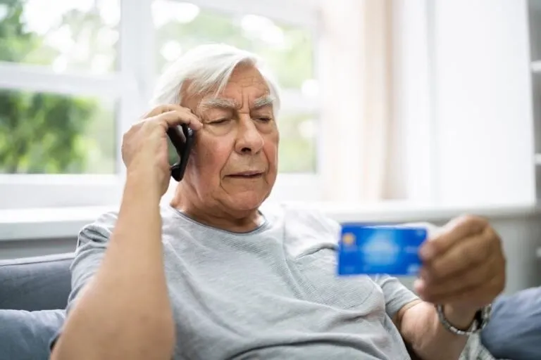 O nouă escrocherie în numele CNAS a speriat persoanele contactate. Cum încearcă infractorii să-ți fure banii și datele personale