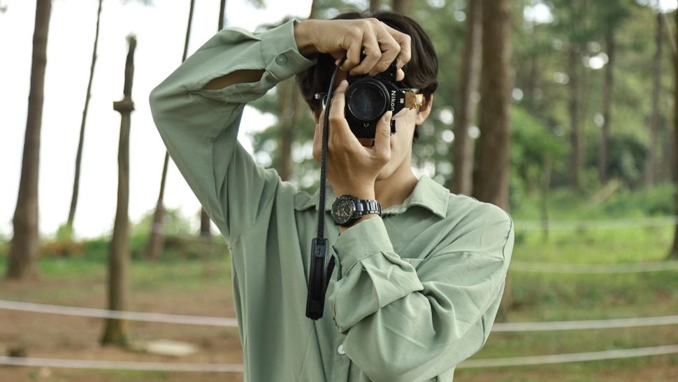 O nouă înșelătorie face victime pe bandă rulantă printre români. Ce presupune metoda "Fotografia"