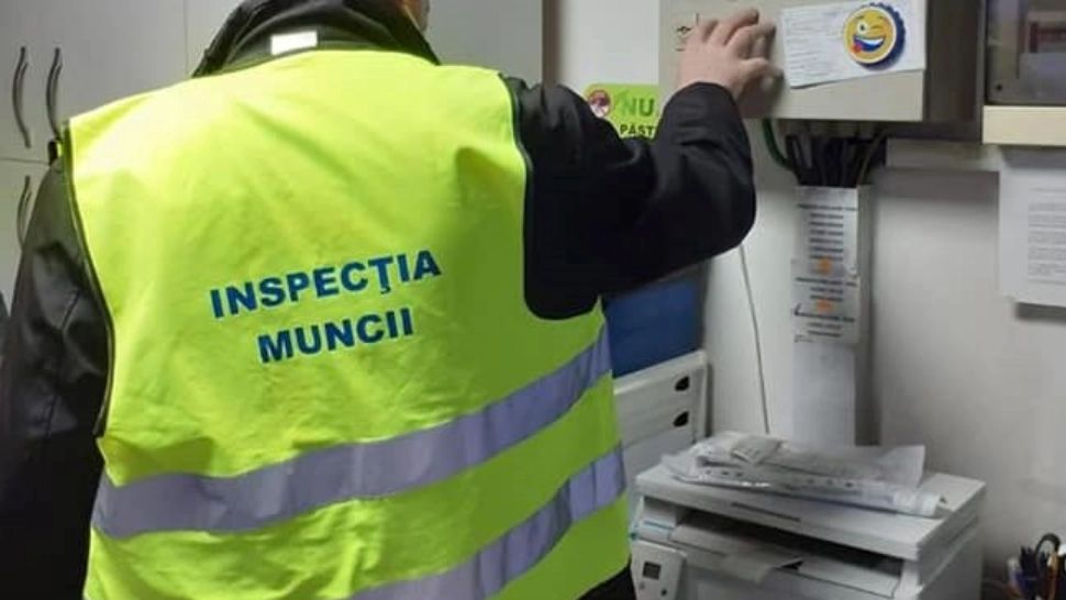 Inspectorul-şef adjunct al ITM Bihor, trimis în judecată pentru luare de mită. El ar fi anunţat oameni de afaceri că urmează controale
