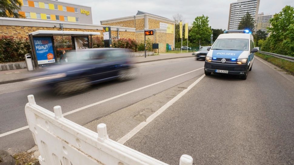 Alertă în Germania! Bombă de 500 de kilograme descoperită lângă stadionul unei cunoscute echipe de fotbal