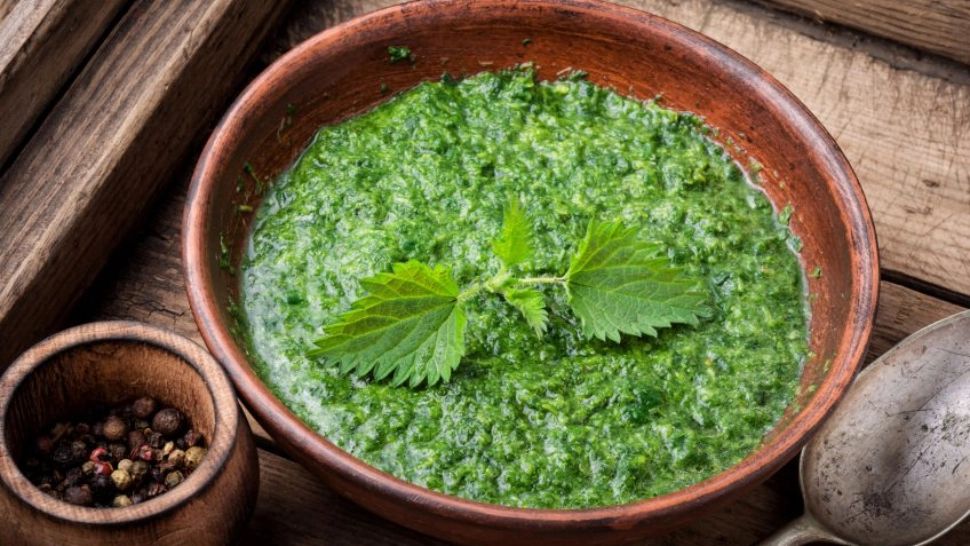 Ce se întâmplă în corpul tău atunci când mănânci urzici