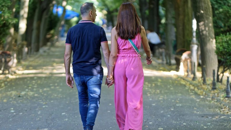 Motivul pentru care bărbații însurați se simt atrași de alte femei pe care le întâlnesc