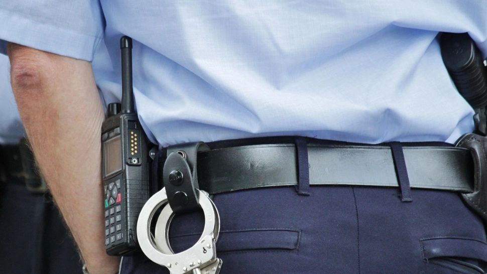 Clipe șocante pentru un bărbat de 39 de ani. Victima a căzut de pe un pasaj din Sectorul 1 al Capitalei