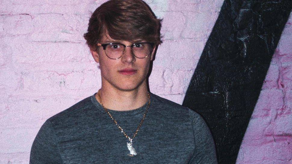 Principalele modele de pulover bărbați care te vor ajuta să arăți impecabil, indiferent de stilul tău (P)