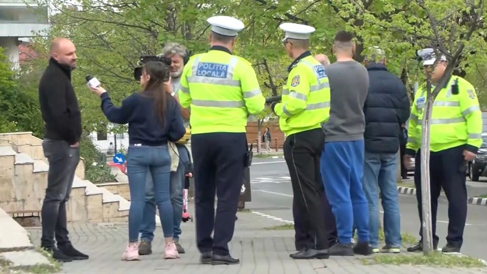 Spectacol penibil oferit de primarul penal Mircia Gutău. Baronul de Râmnicu Vâlcea a chemat o armată de polițiști să intimideze echipa Realitatea Plus - VIDEO