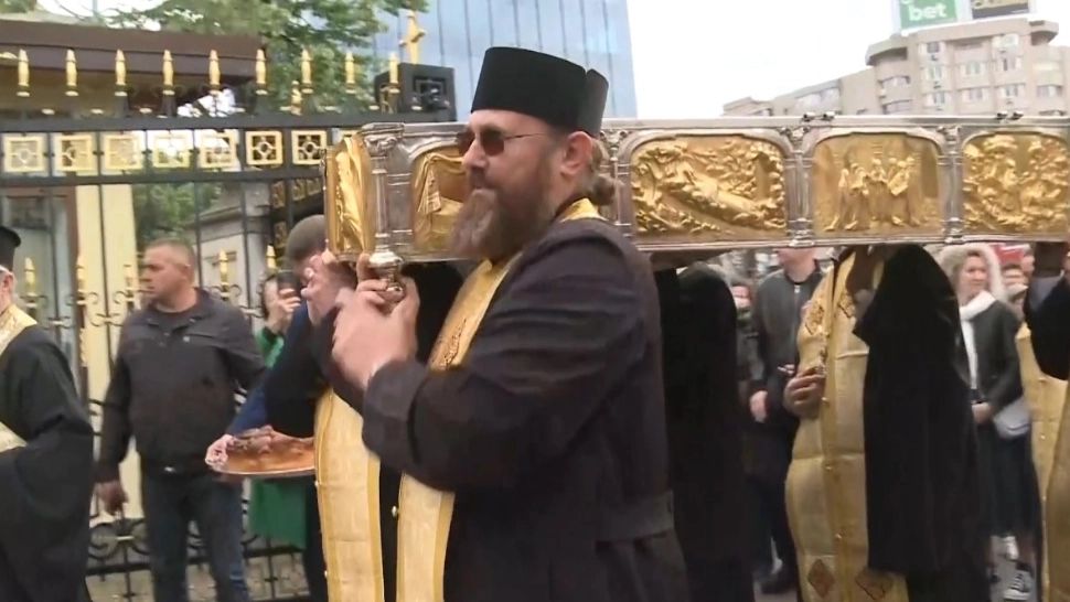 Pelerinaj istoric în Capitală, la Catedrala Mântuirii Neamului: Mii de oameni, la racla Sfântului Dimitrie