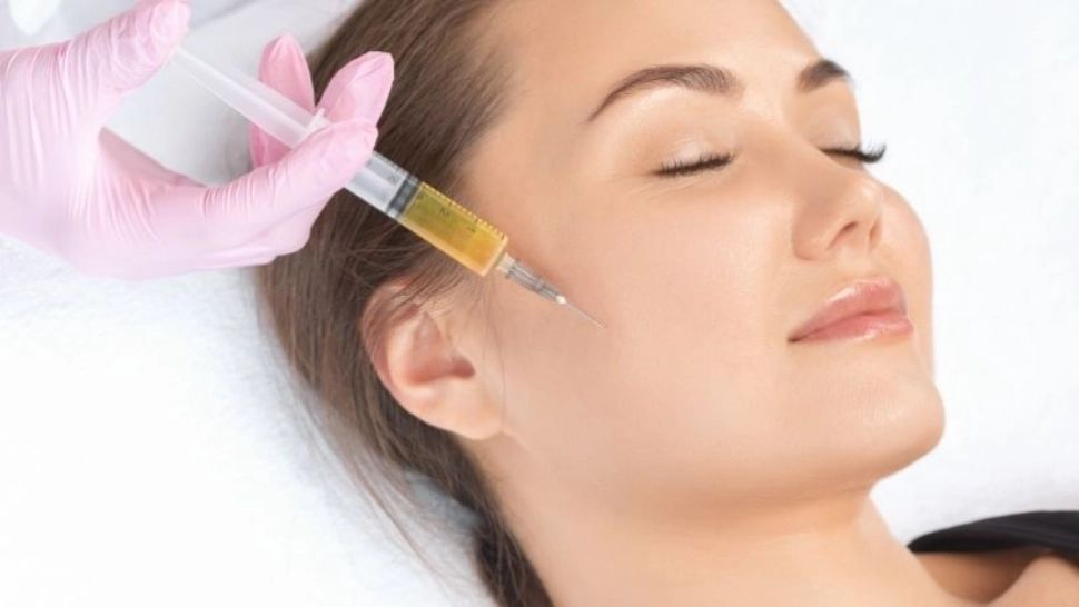 Delir total cu terapia vampir. Vedetele folosesc tot mai mult această procedură cosmetică extremă