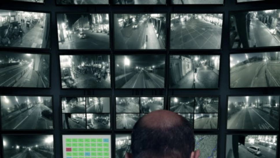 Unităţi speciale de filare a populaţiei, la nivelul subordonatelor MAI. Cum am putea fi urmăriți pe stradă, avertismentul vicepreşedintelui Comisiei de Apărare din Camera Deputaţilor