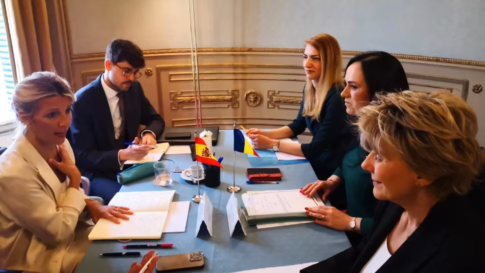 Vești extraordinare pentru românii din Spania: Acordarea dublei cetățenii, discutată de către miniștrii celor două țări