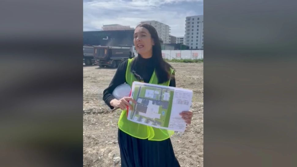 Clotilde Armand iese din bârlogul primăriei să se laude cu noi proiecte: face grădiniță în cartierul blocat chiar în mandatul său