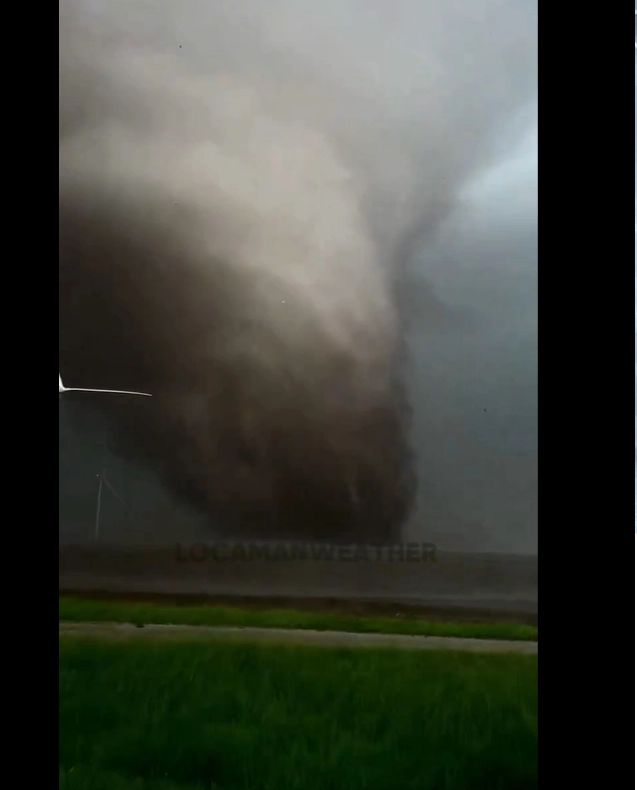 Oraș din SUA, pus la pământ de o tornadă! Mai multe persoane și-au pierdut viața, altele au fost rănite