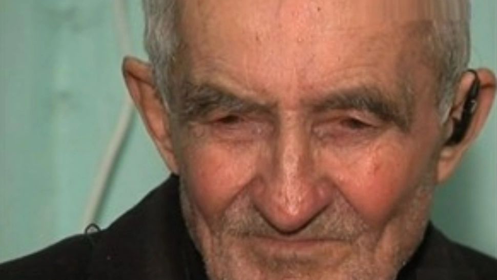 Scene terifiante: Un bătrân a fost drogat și jefuit de două românce care s-au dat drept îngrijitoare