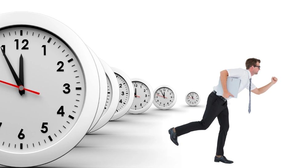 Simți că timpul liber trece prea repede? Iată ce trebuie să faci ca să simți că dispui de mai multe ore