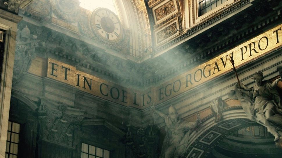 Un bărbat şi o femeie, descoperiţi în timp ce întrețineau raporturi sexuale în biserică. Credincioșii așteptau să înceapă slujba: scene halucinante