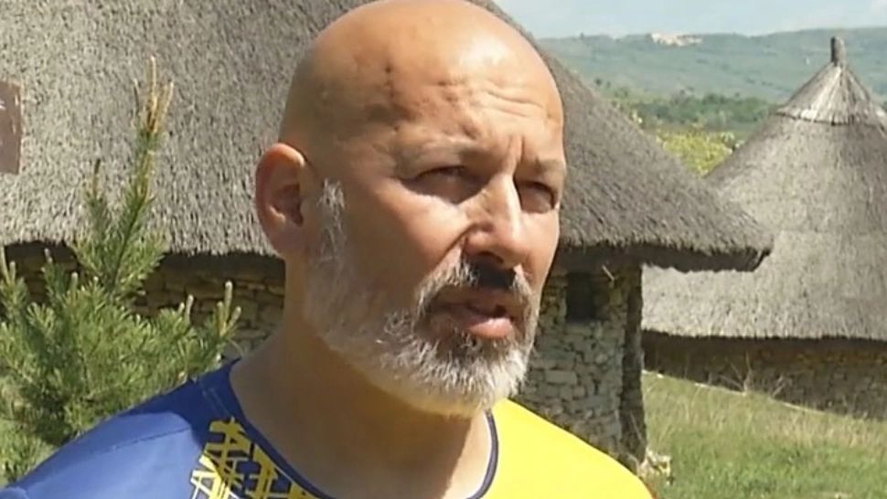 Cornel Dinicu a organizat picnic la Ferma Dacilor chiar pe locul unde 8 oameni, inclusiv fiul lui de 11 ani, au ars de vii