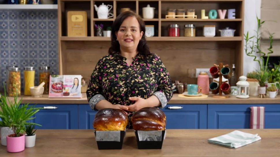 Rețeta de cozonac cu aluat opărit de la Jamila. Ingredientul secret care îi dă un gust delicios și un aspect foarte pufos