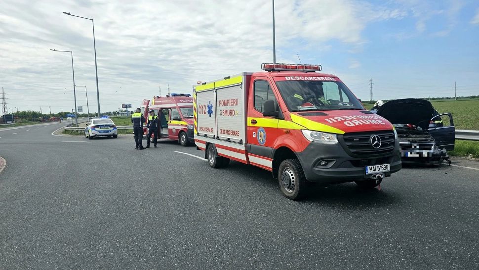 Tragedie în prima zi de Paște. Un bărbat a murit după ce a intrat cu mașina într-un parapet FOTO