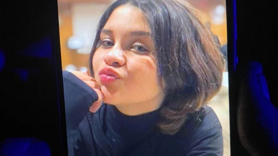 Poliţia cere sprijinul populaţiei pentru găsirea unei fete de 13 ani care a plecat de acasă de joi