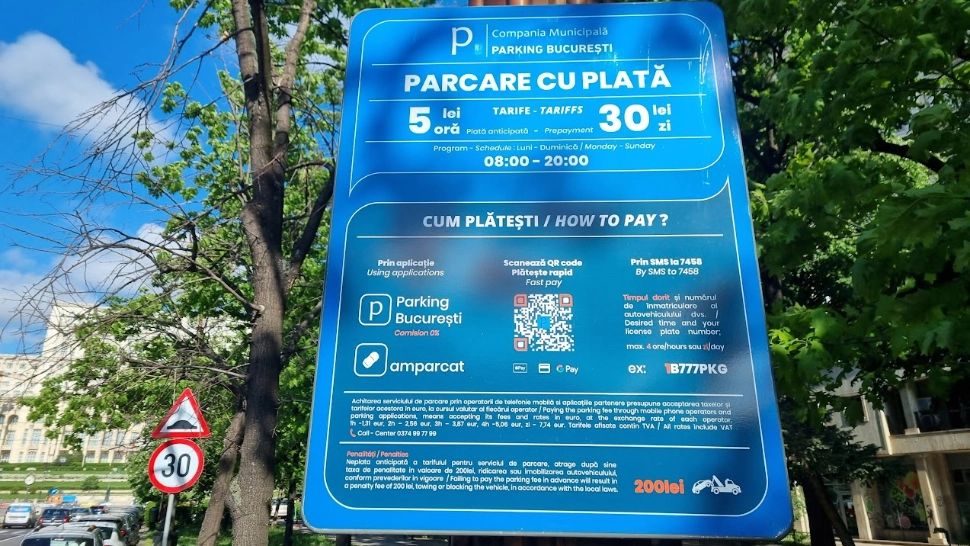 Stickere cu coduri QR false, aplicate pe panouri de plată a parcării din Sectorul 1. Poliția a fost sesizată 