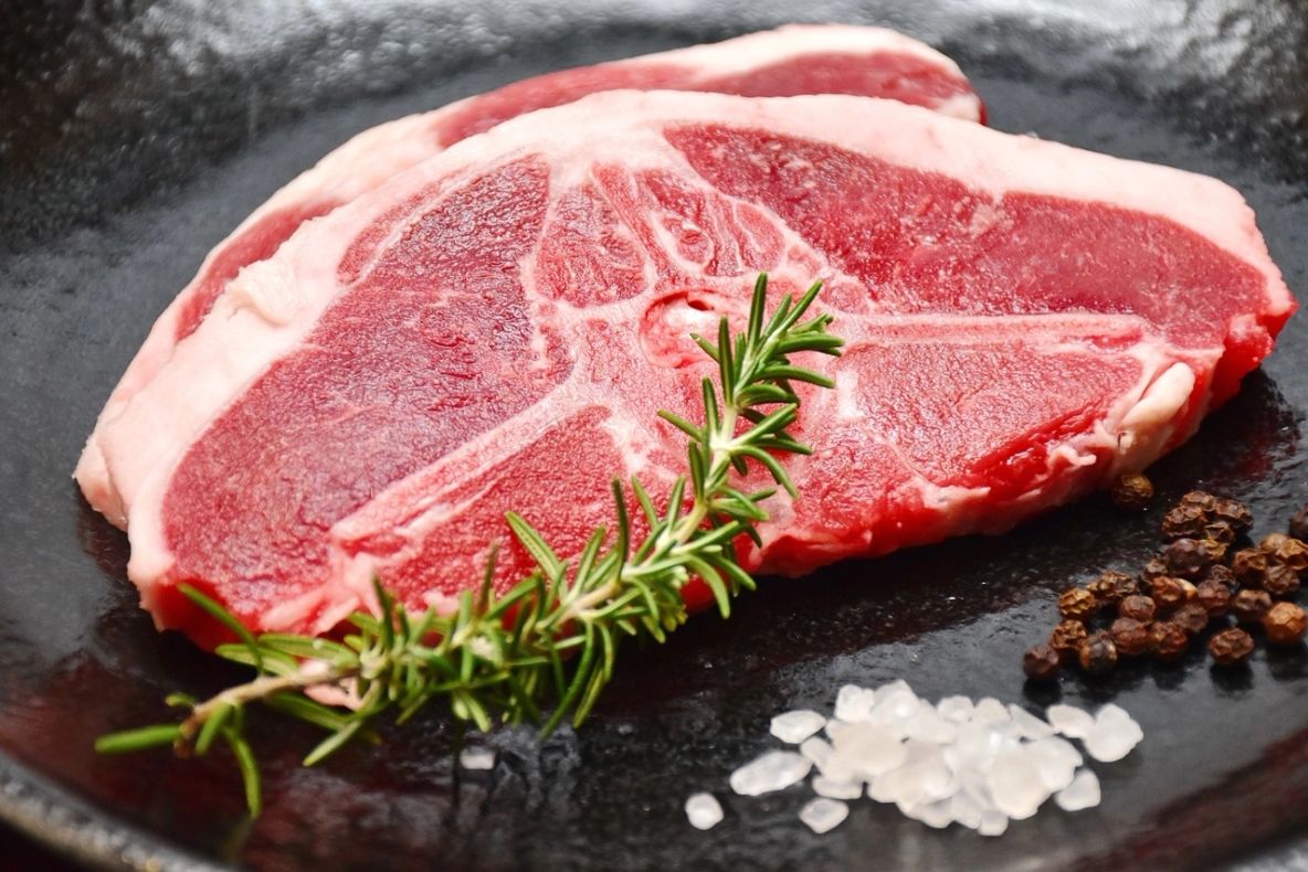 Prețul cărnii de miel crește înainte de Paște: cât va ajunge să coste kilogramul