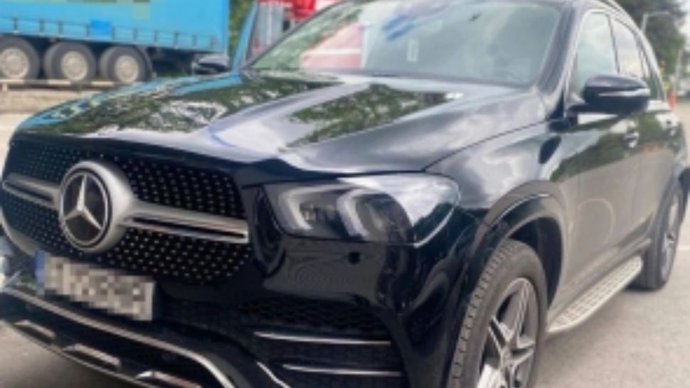  O mașină de peste 100.000 de euro a fost descoperită la vamă, după ce a fost dată dispărută în Italia