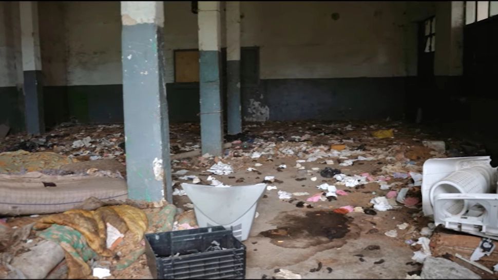 Primarul se spală pe mâini de locuințele sociale din Râmnicu Sărat. Drama familiilor abandonate de autorități - VIDEO