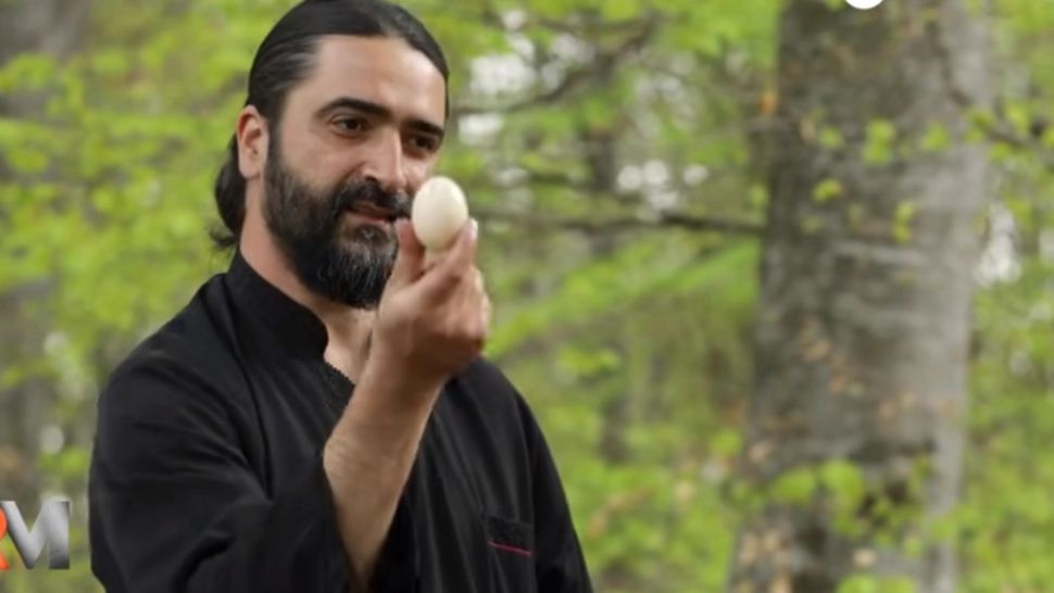 Cum să vopsești ouăle doar cu foi de ceapă. Fără E-uri, fără chimicale, 100% natural - rețetă de la mănăstire