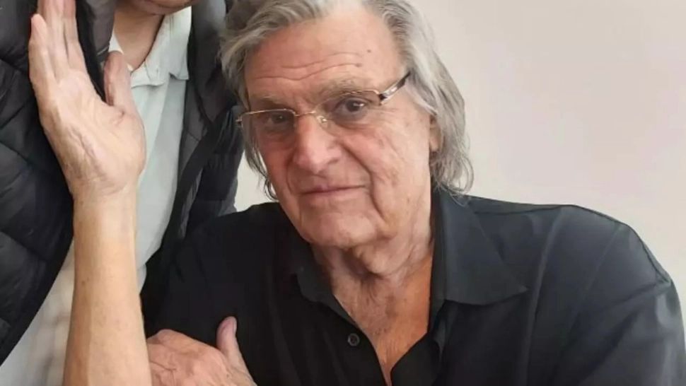 Florin Piersic, mutat de urgență din Cluj la București, cu un avion SMURD care a părăsit un exercițiu NATO din Ungaria. Primele IMAGINI cu transferul pacientului 