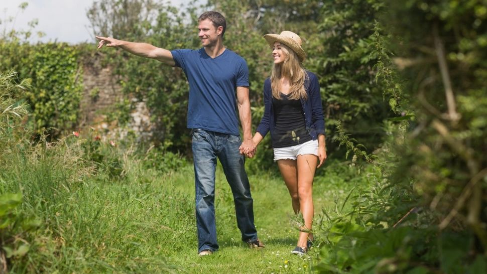 Mersul pe jos, cea mai simplă și accesibilă formă de exercițiu fizic. Beneficiile sale sunt uimitoare