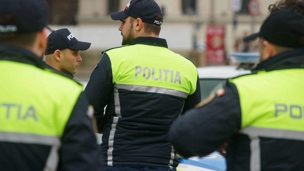 Scene ca-n filme pentru prinderea unui condamnat. Polițiștii au tras focuri de armă ca să captureze infractorul disperat să scape de închisoare