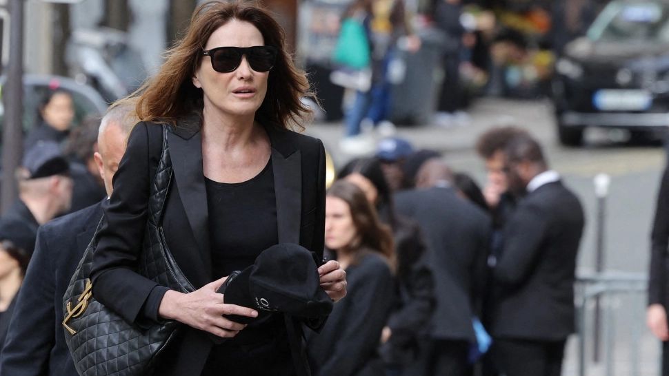 Sex-simbolul Franței, Carla Bruni, are probleme cu justiția. Este audiată ca suspect într-o anchetă legată de soţul său, fostul preşedinte francez