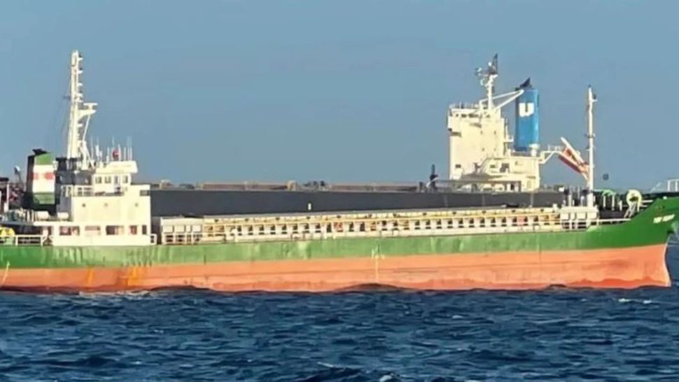 Incident în Marea Neagră. O navă comercială s-a scufundat. 8 membri ai echipajului au fost salvaţi, iar 3 sunt daţi dispăruţi