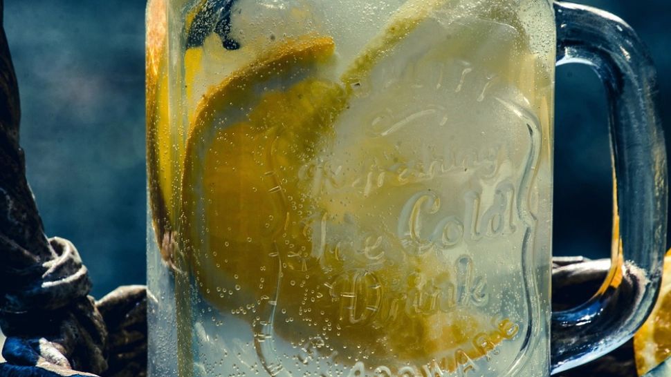 Băutura banală care este un adevărat panaceu universal. Sigur și tu o consumi, dar nu știai câte beneficii are pentru sănătate