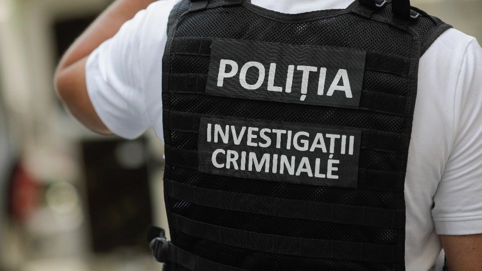 Răsturnare de situație în cazul femeii ucisă și abandonată într-o remorcă: proxenetul a chemat poliția