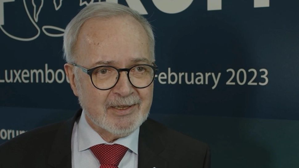 Anchetă uriașă de corupție la vârful UE: fostul președinte al Băncii Europene de Investiții este investigat de procurorii lui Kovesi