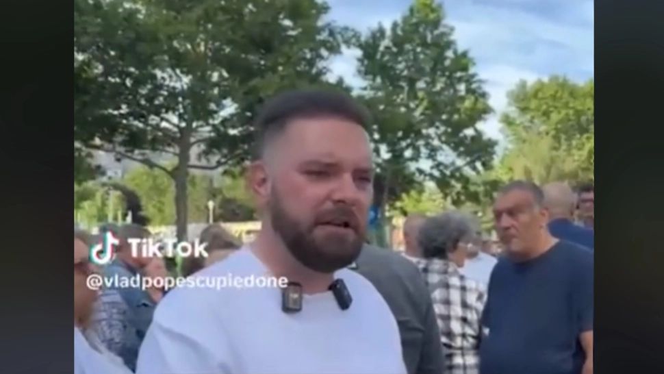 "S-au luat băncile rupte și s-au înlocuit cu altele mai rupte!" Piedone Jr, viral pe internet: performanțele de tot râsul cu care se laudă în fața propriului electorat - VIDEO