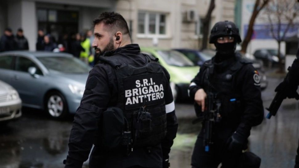 ALERTĂ de securitate: Un bărbat a încercat să se autoincendieze, la Ambasada Israelului. Ar fi aruncat un cocktail molotov în ușa instituției