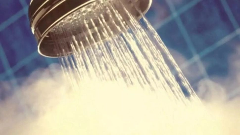 Pe o caniculă cruntă, Termoenergetica București oprește apa caldă în peste 350 de blocuri. Cât va dura stresul locatarilor afectați