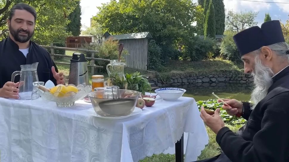 „Apa de slăbit”, rețeta de la mănăstire care te ajută să slăbești un kilogram pe săptămână. Cum se prepară - VIDEO