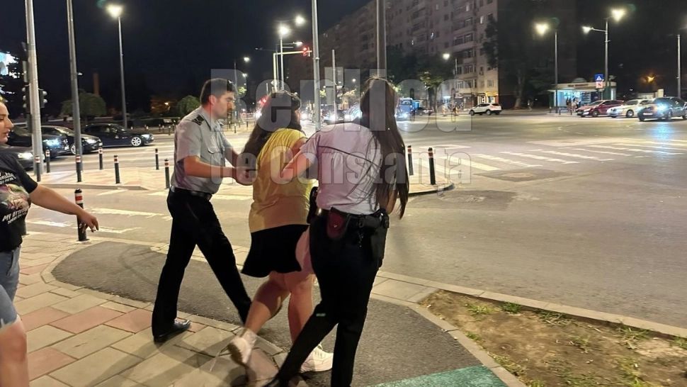 Scene ireale în Constanța: Oameni bătuți pe stradă de o femeie. Bătăușa a fost luată pe sus de poliție