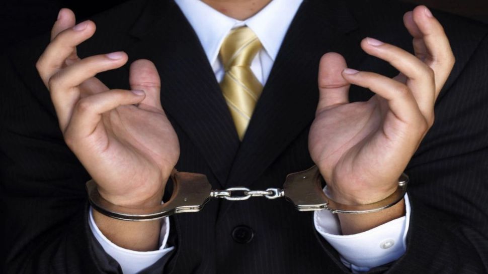 Urmărit internaţional, căutat pentru mutiple fraude BANCARE în SUA, prins de poliţiştii din Bucureşti