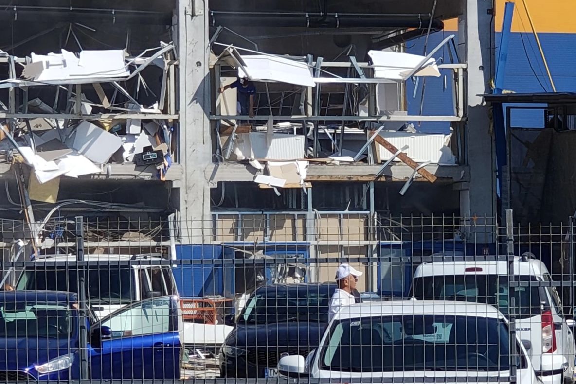 Explozia de la Dedeman Botoşani. Răniții internați la Spitalele Floreasca din Capitală și Sf. Spiridon, din Iași, se luptă pentru viața lor. Pronosticul medicilor este REZERVAT