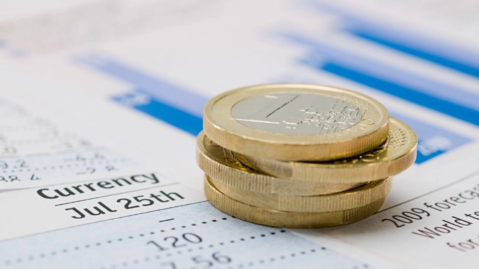 Euro, scădere puternică după ce președintele Franței a anunțat alegeri anticipate