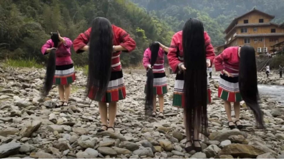 În ce țară se află femeile „Rapunzel”. Au cel mai lung și frumos păr din lume și nu albesc niciodată