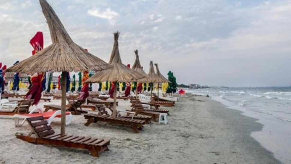 Aberația prețurilor din Mamaia: Închirierea unui șezlong a ajuns să coste cât unul nou din magazin